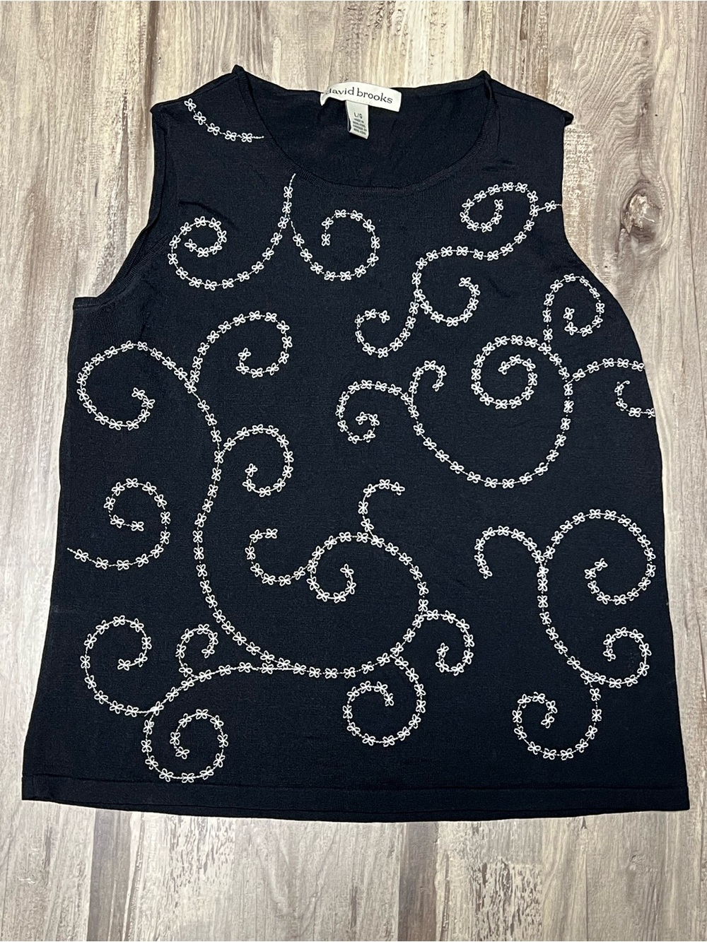 David Brooks Vintage Black Knit Tank Top White Embroidered Flower Scroll L